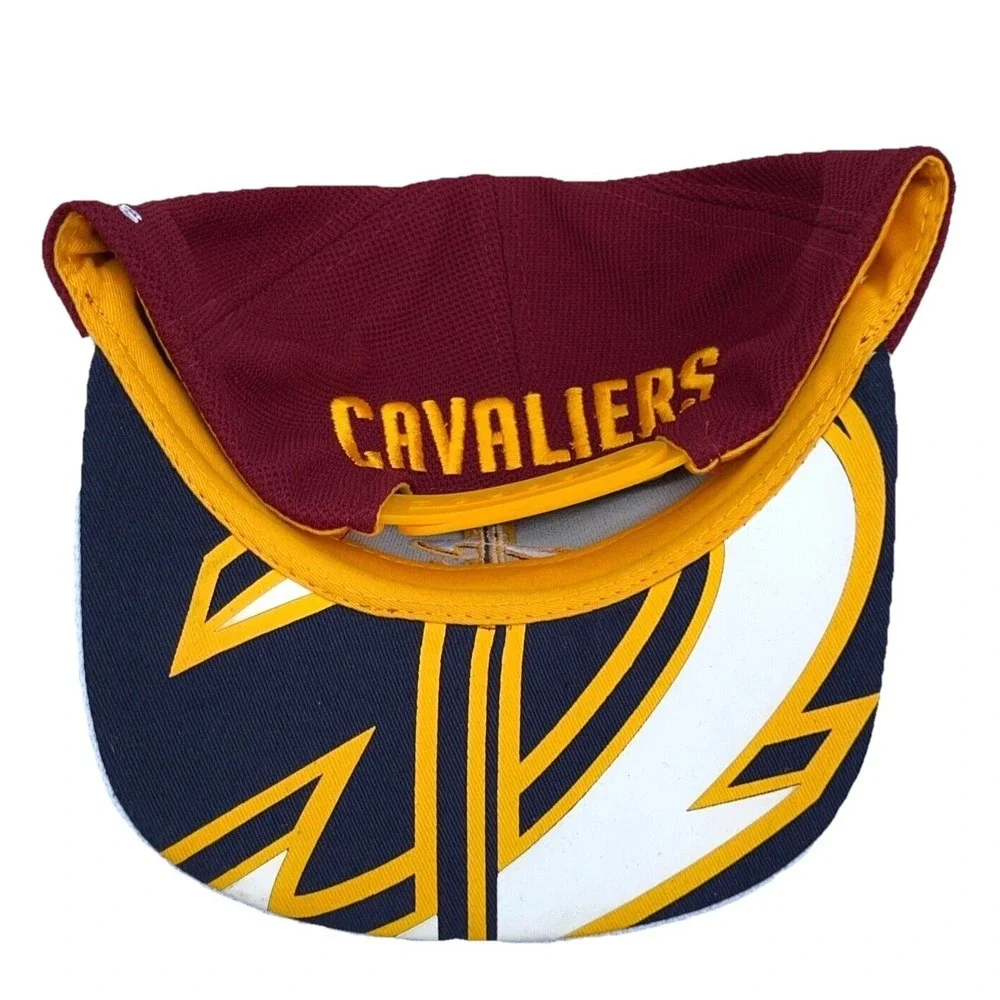 Cleveland Cavaliers Hat Cap Snap Back Red White Cavs Adjustable Flat Bill Adult‎